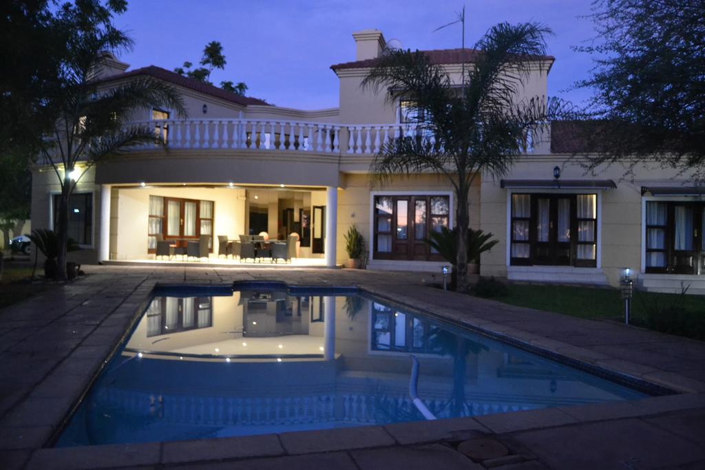 The Capital Guest House Gaborone Eksteriør billede