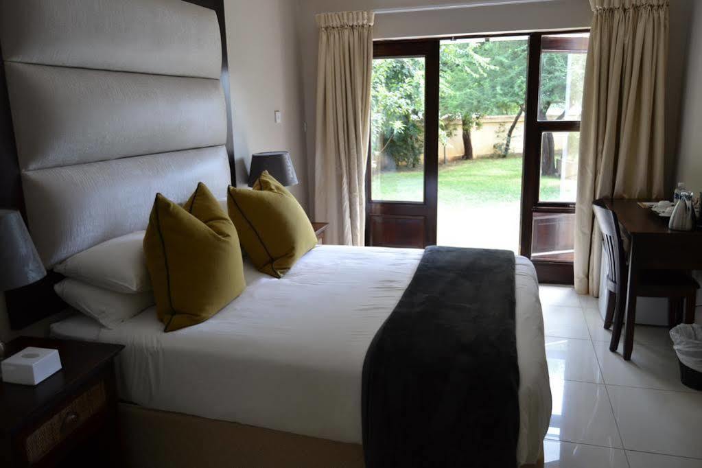 The Capital Guest House Gaborone Eksteriør billede