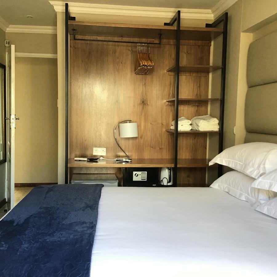 The Capital Guest House Gaborone Eksteriør billede