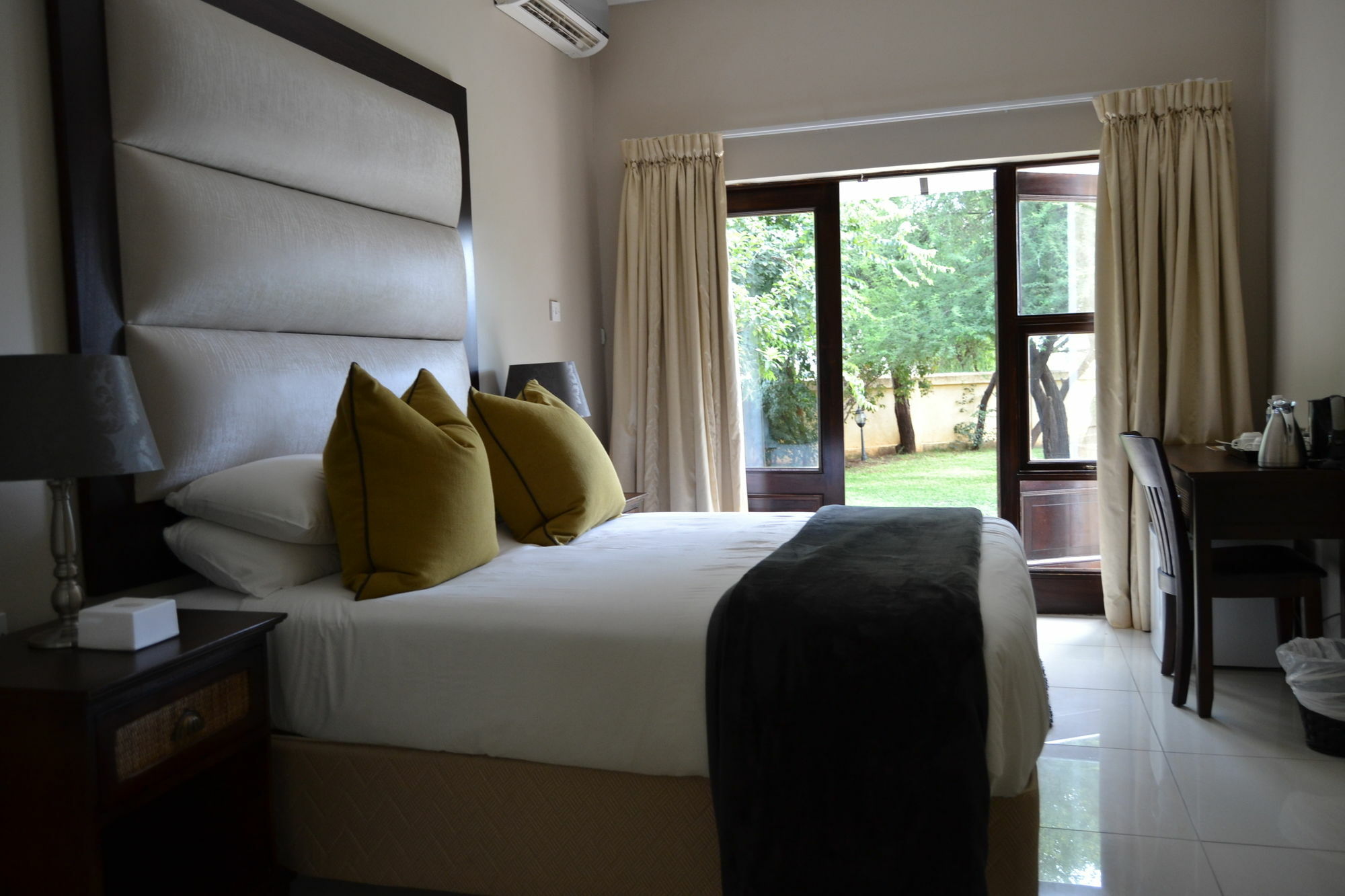The Capital Guest House Gaborone Eksteriør billede