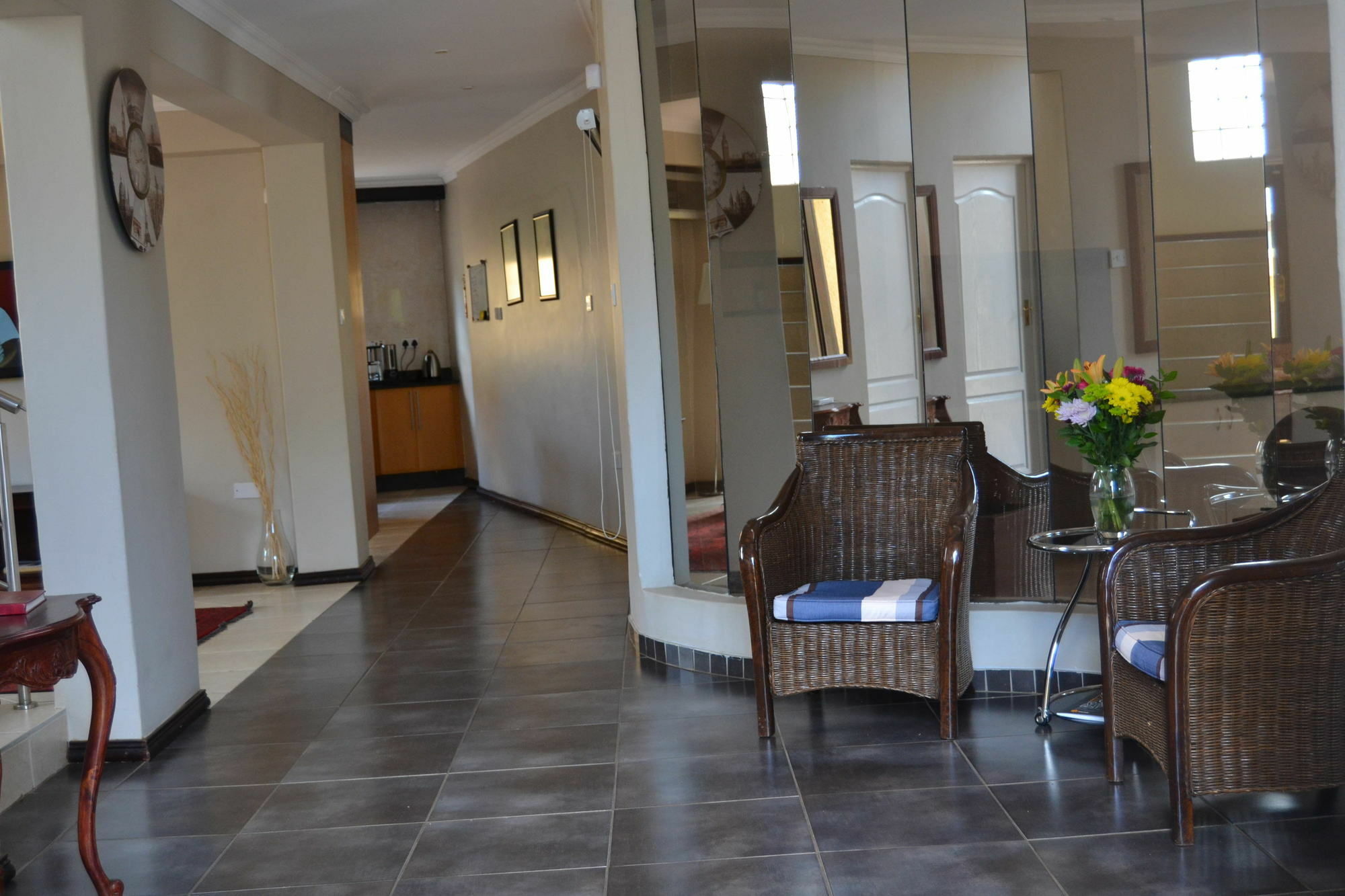 The Capital Guest House Gaborone Eksteriør billede